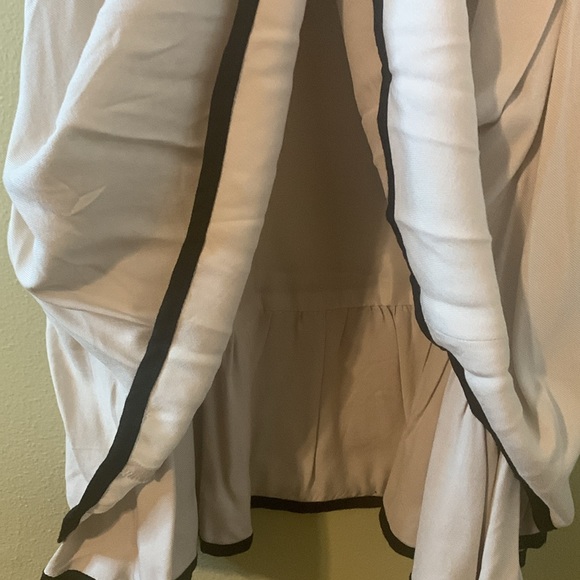 K Petite Collection Cream Dress W/Black Trim and Belt Lined & Pleated Size 4P - Picture 5 of 8